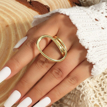 Simple Distorted Geometric Rings