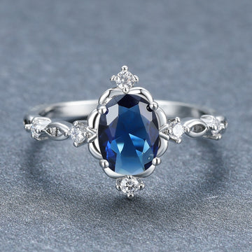 Vintage Emerald Zircon Stone Pincess Ring