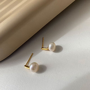 Exquisite Natural Freshwater Pearl Earrings