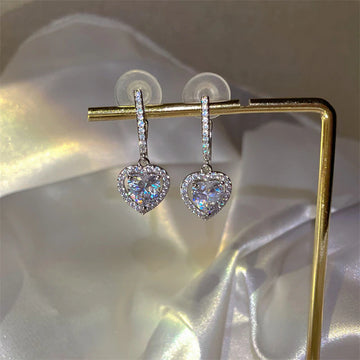 Exquisite Heart Shape Sparkle Stud Earrings