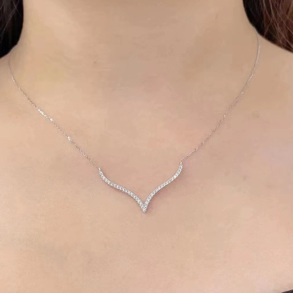 Simple V-shaped Zircon Necklace