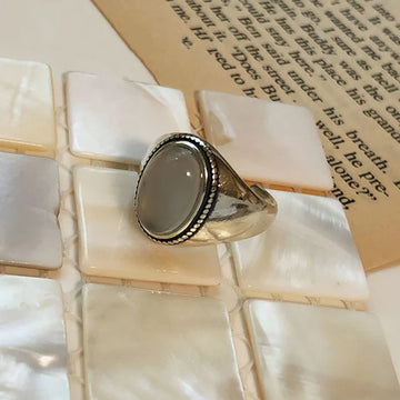 Vintage Handmade White Agate Elegant Ring
